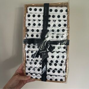 Cloth Napkin Set 12-Pack with Napkin Basket - Polka Dot